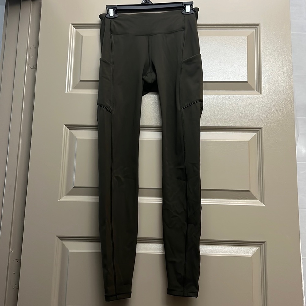 Lululemon Speed Up Tight Green size 6